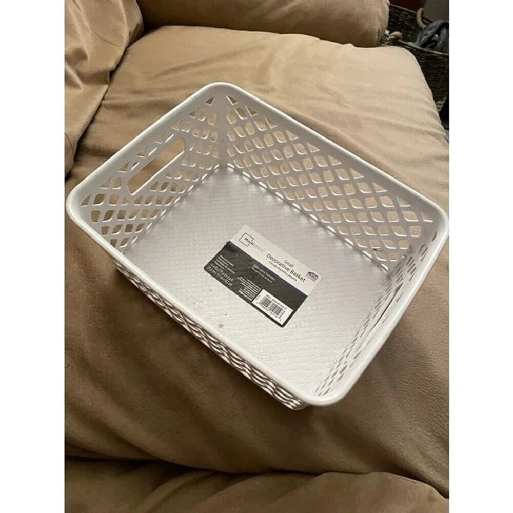 Mainstays Small White Decorative Basket 10 x 7.75 x 4